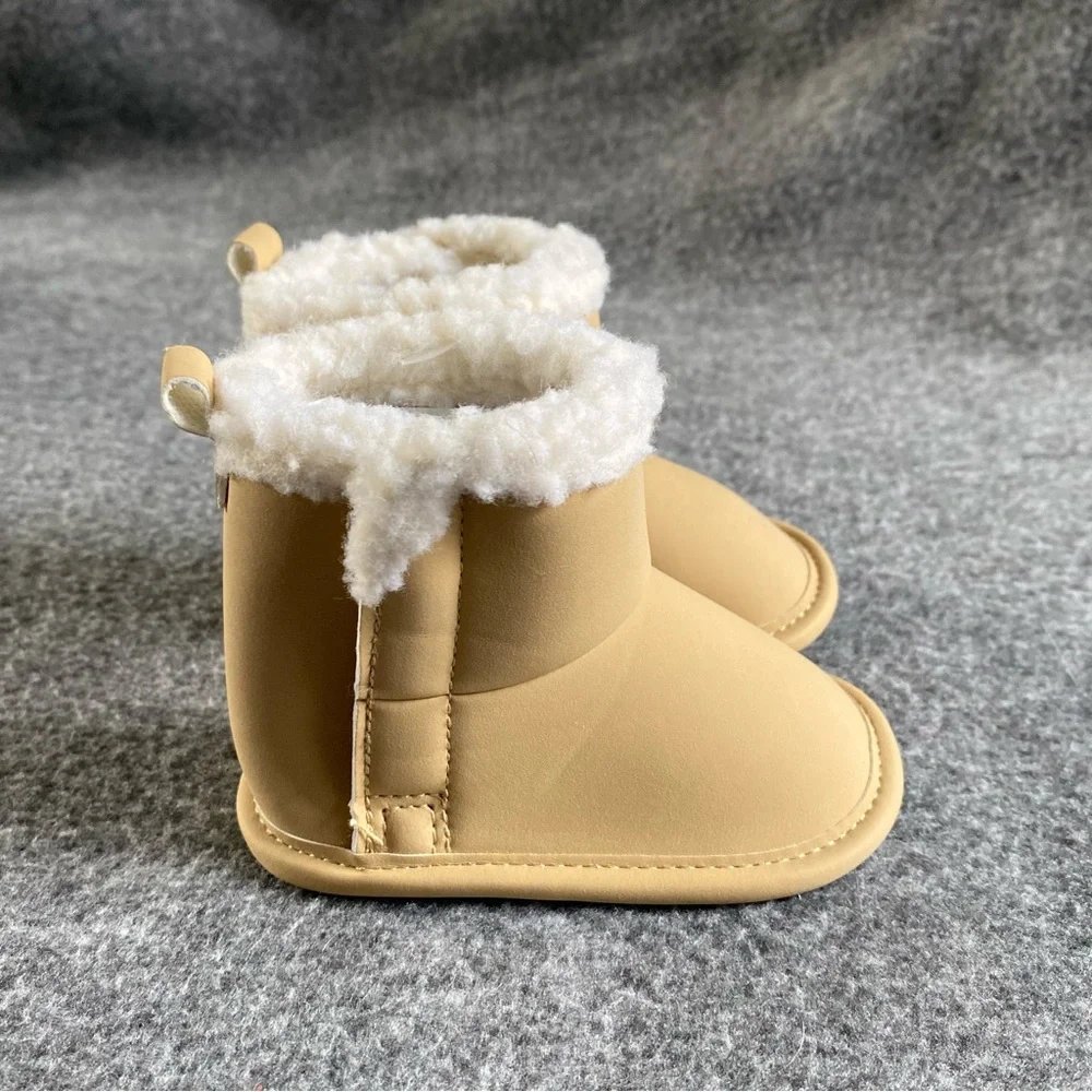 Carter’s Baby Shoes Size 0-3 Months Cozy Tan Baby Booties with White‎ Fleece New
